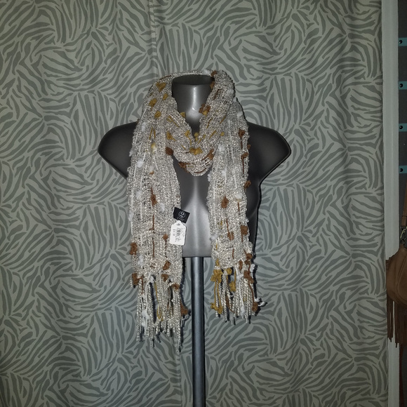 2 Chic Stylish Brown and Tan Scarf - NWT - Picture 4 of 4