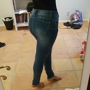 Fashion Nova (BOB suuuper stretchy jeans)