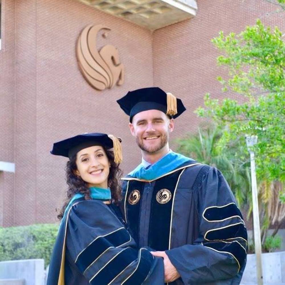 Meet your Posher, Estefania