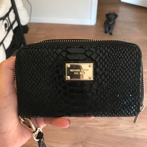 Michael kors wallet and case