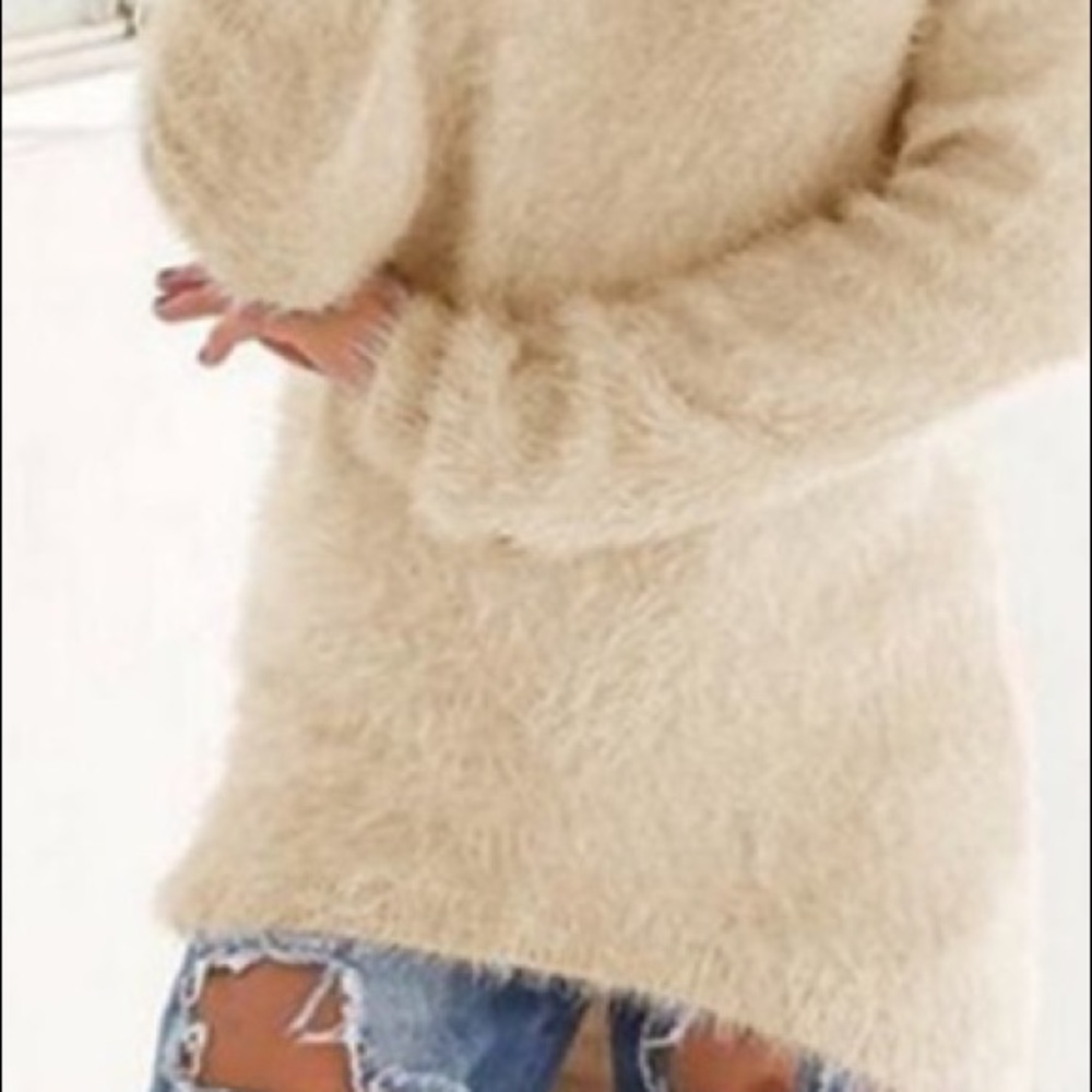 ♣️S Left!♣️Warm + Fuzzy Top - Picture 3 of 5