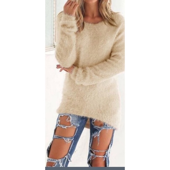 ♣️S Left!♣️Warm + Fuzzy Top - Picture 2 of 5