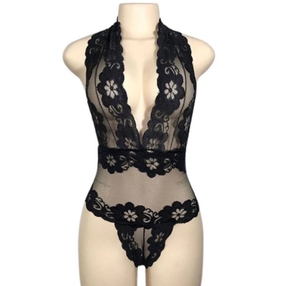 Black Lace Lingerie - Picture 6 of 8