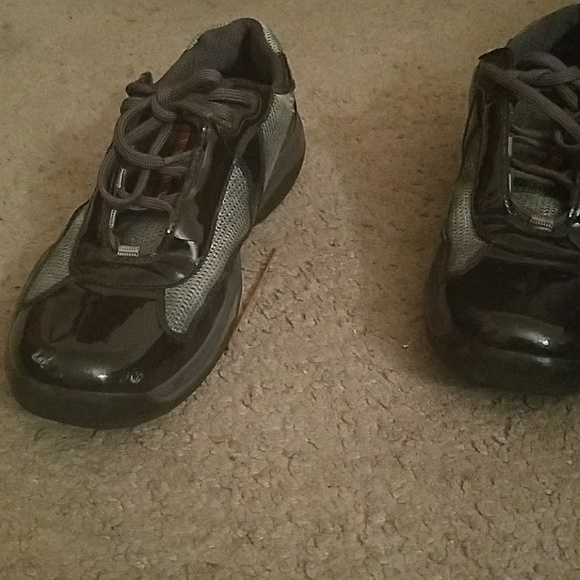 Lightly worn Prada - Picture 7 of 8