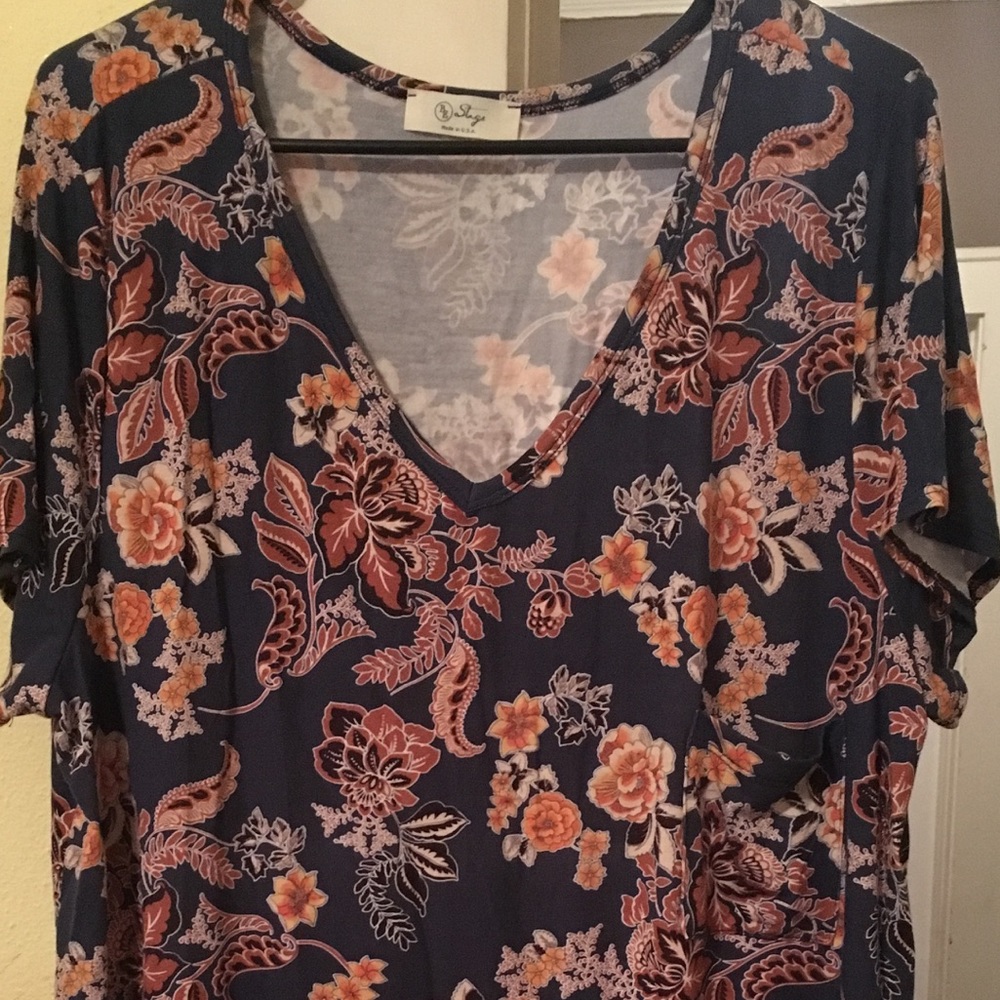 A navy blue shirt perfect for fall.