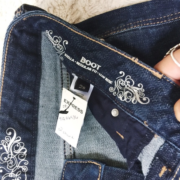 👖Women's Express Low Rise Boot Cut Jeans👖 - Picture 5 of 5