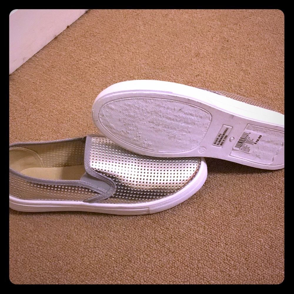 Never worn don't want