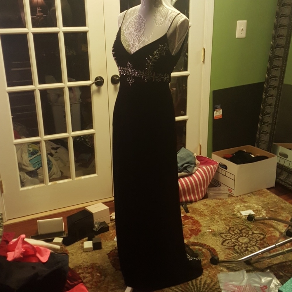 Black velvet beaded evening dress sz 7