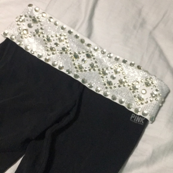 PINK Victoria's Secret Pants - Limited edition Victoria Secret Pink leggings😊