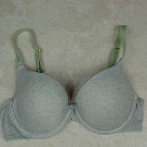 Victoria's Secret pink push up bra. 34B