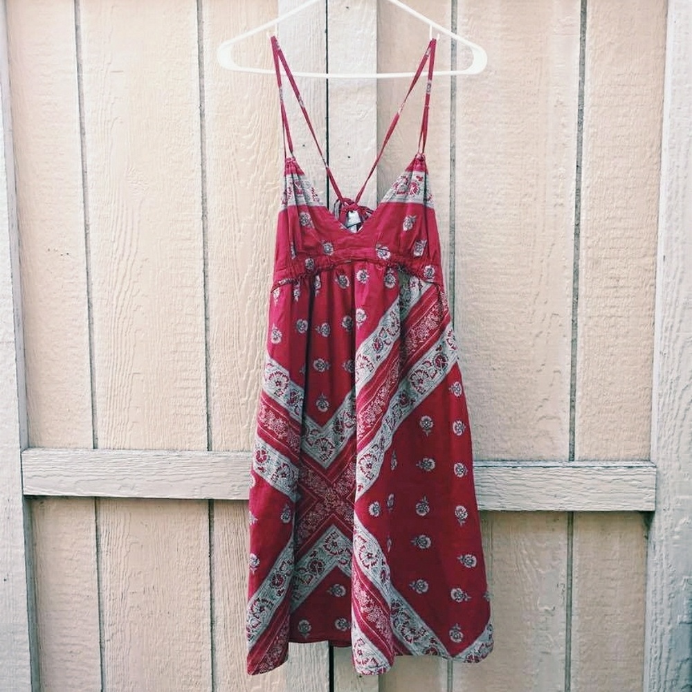 Converse One Star red dress
