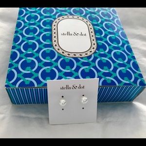 Stella & Dot Pearl Earrings