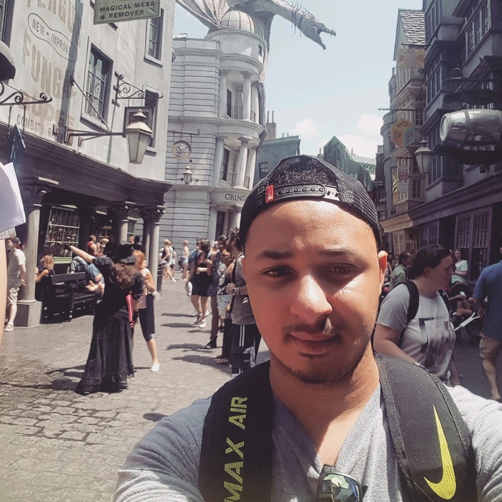 Meet your Posher, Derek