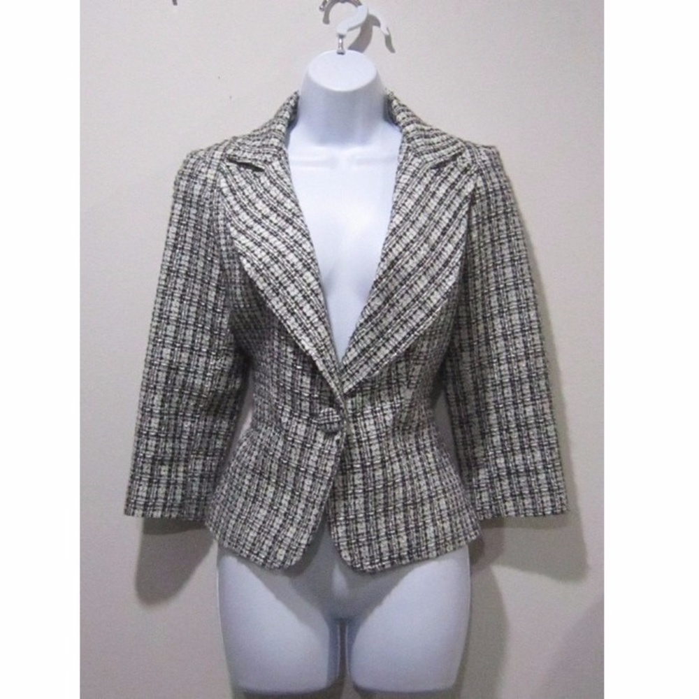 10 / $10 - Cream and black suit blazer