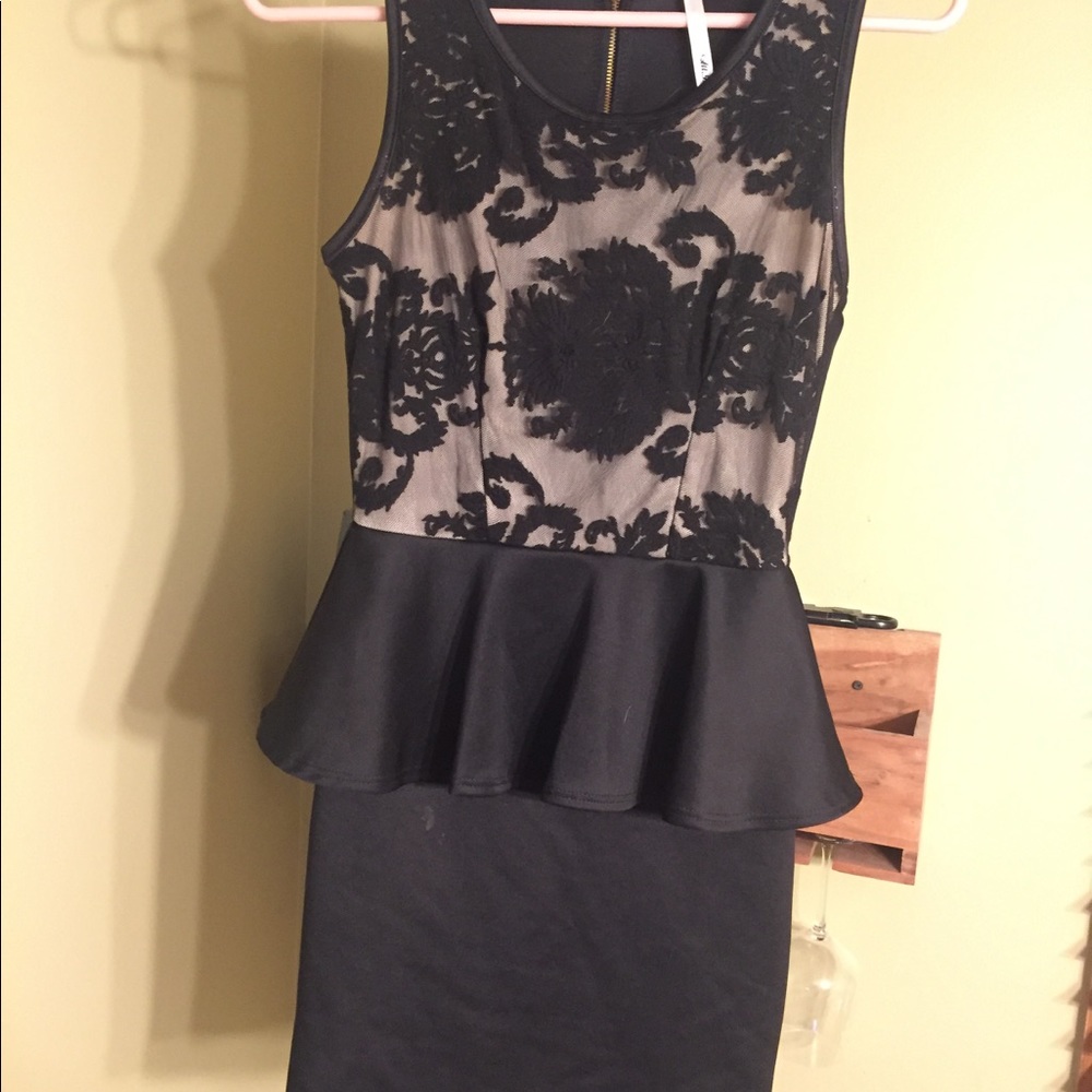 Lace Peplum Dress😍