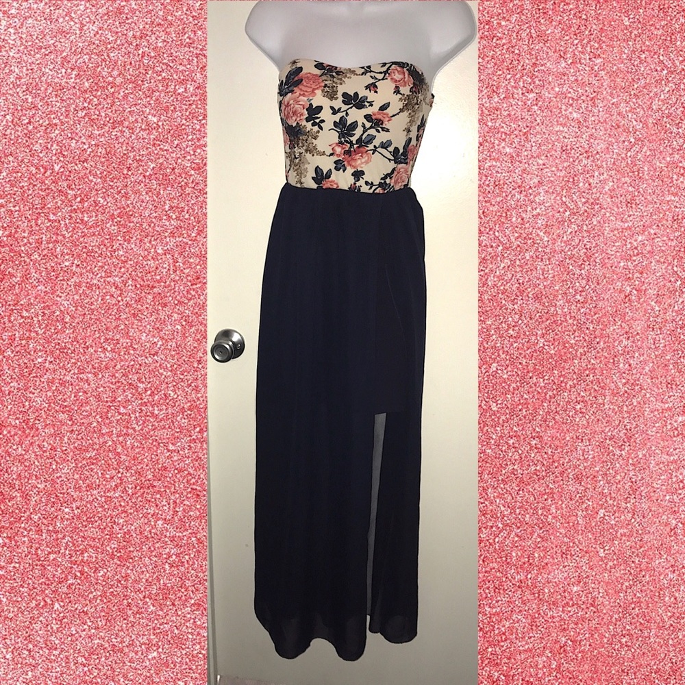 MOVING SALE!✨🙌🏼 Elegant Floral maxi