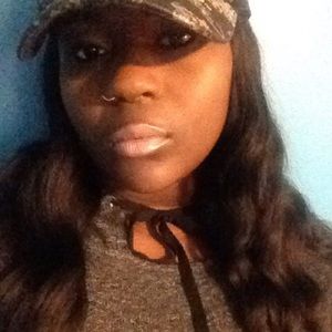 Meet your Posher, Destinee