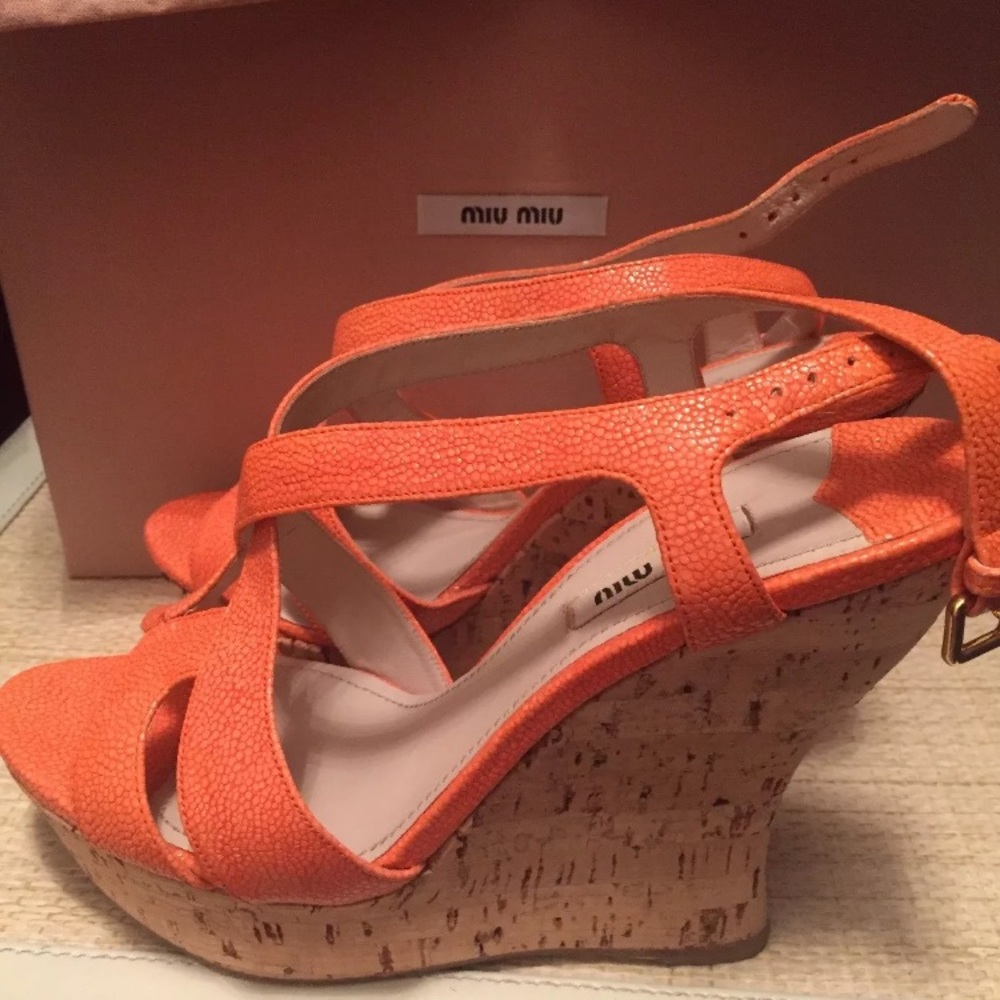 💯 authentic Miu miu wedge shoes 38 women orange l