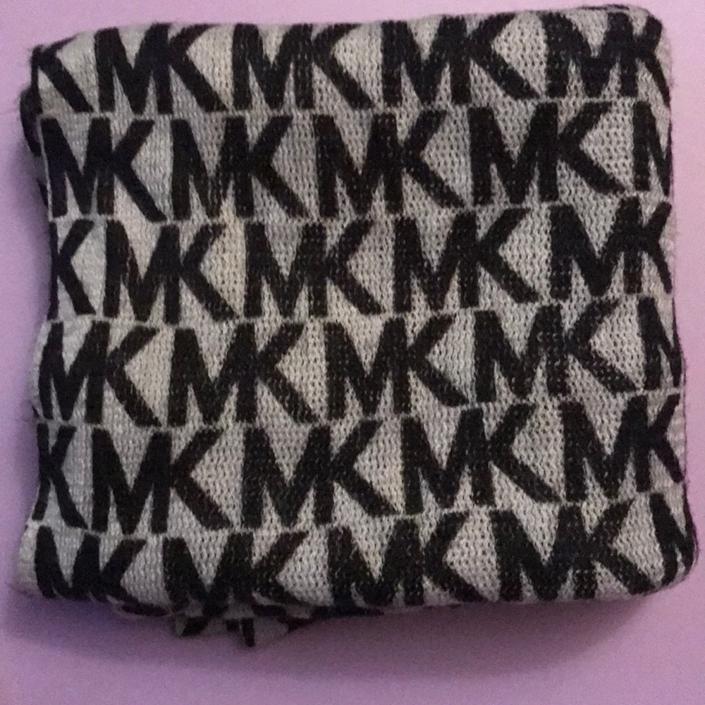 Michael Kors Infinity Scarf