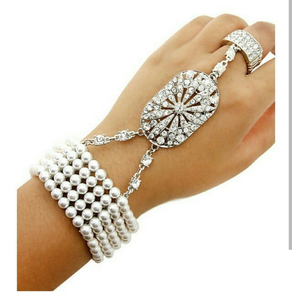 Silver Pearl Handchain
