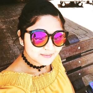 Meet your Posher, Manju