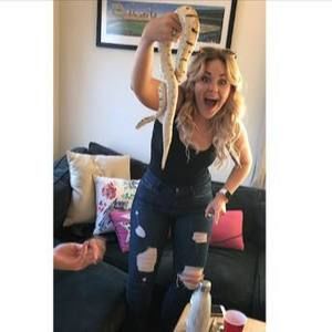 Meet your Posher, Dana