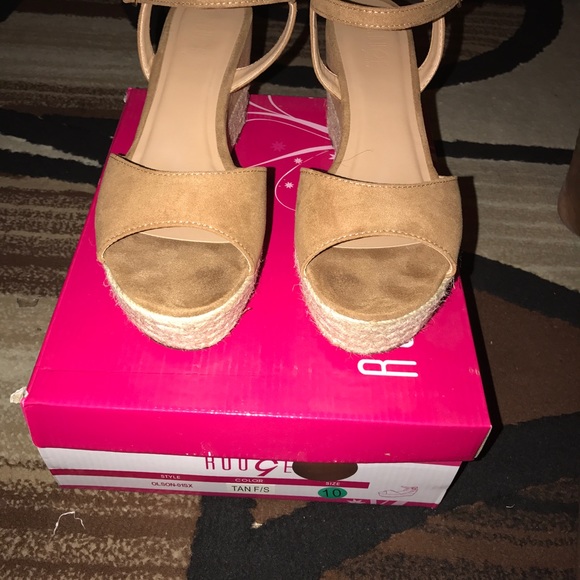 Platform Sandals - Picture 6 of 6