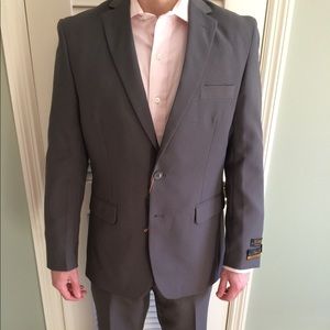 Grey suit NEW w/tags. Umberto Bonelli Italian