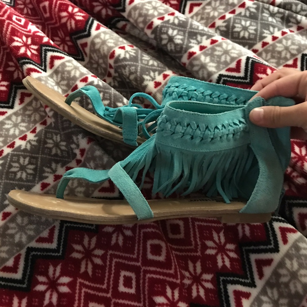 Minnetonka fringe sandals