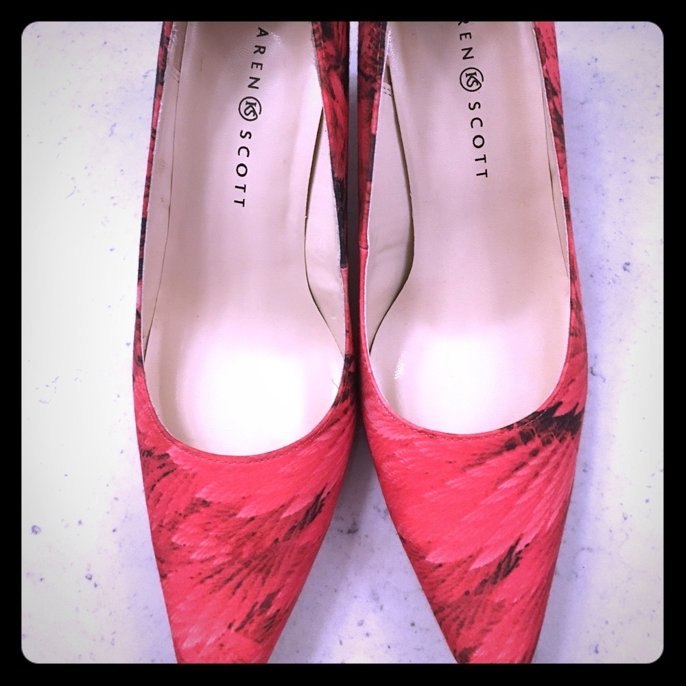 Karen Scott Clancy pumps