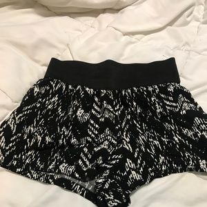 NWOT flowy shorts