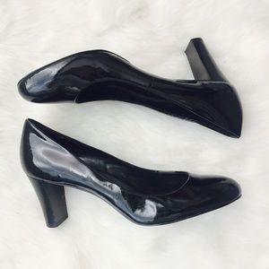 CALVIN KLEIN Patent Leather Round Toe Heels Sz 10