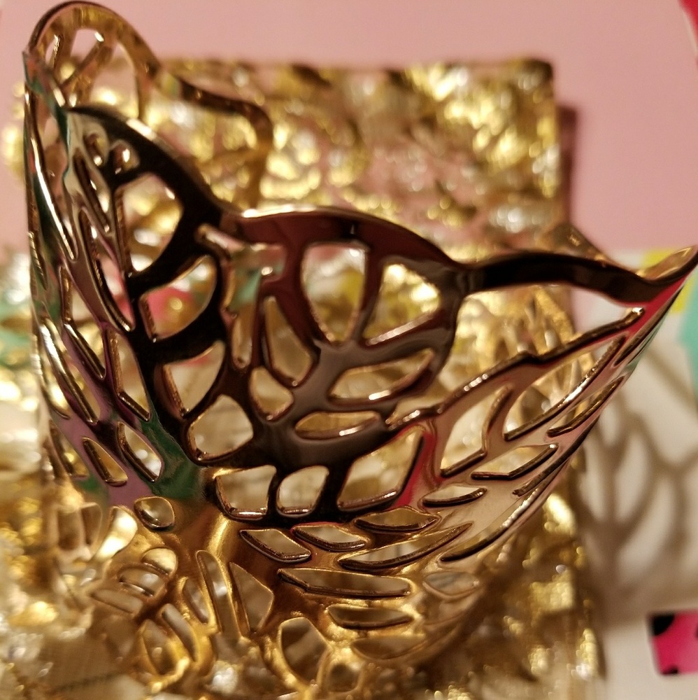 GOLD BRACELET CUFF w/ Unique Design Med/ Lg.