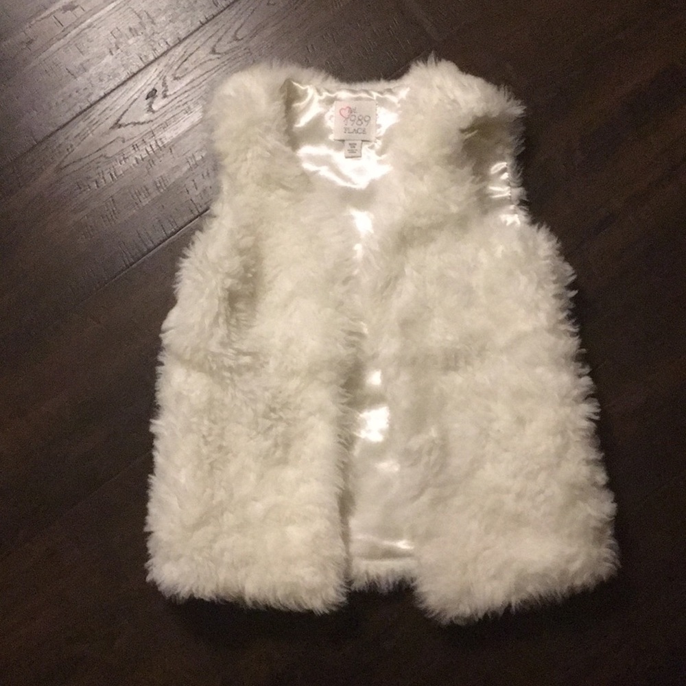 Children's Place white fur vest, girls' size 7/8