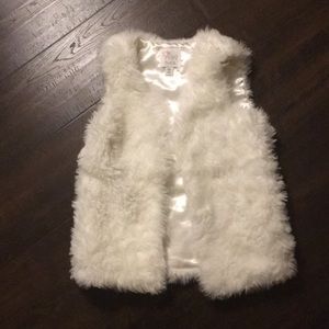 Children's Place white fur vest, girls' size 7/8