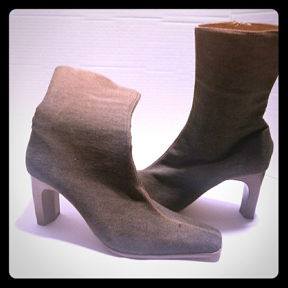 Size 10 Faded Blue Jean Boots