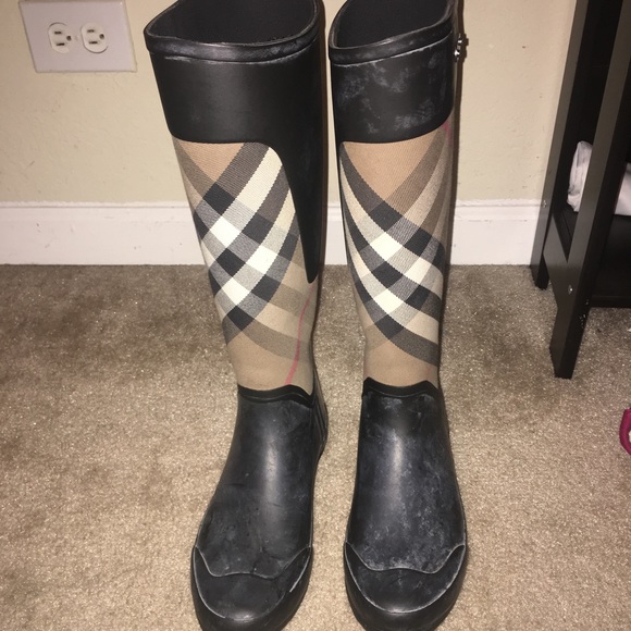 Burberry Rain boots - Picture 2 of 2
