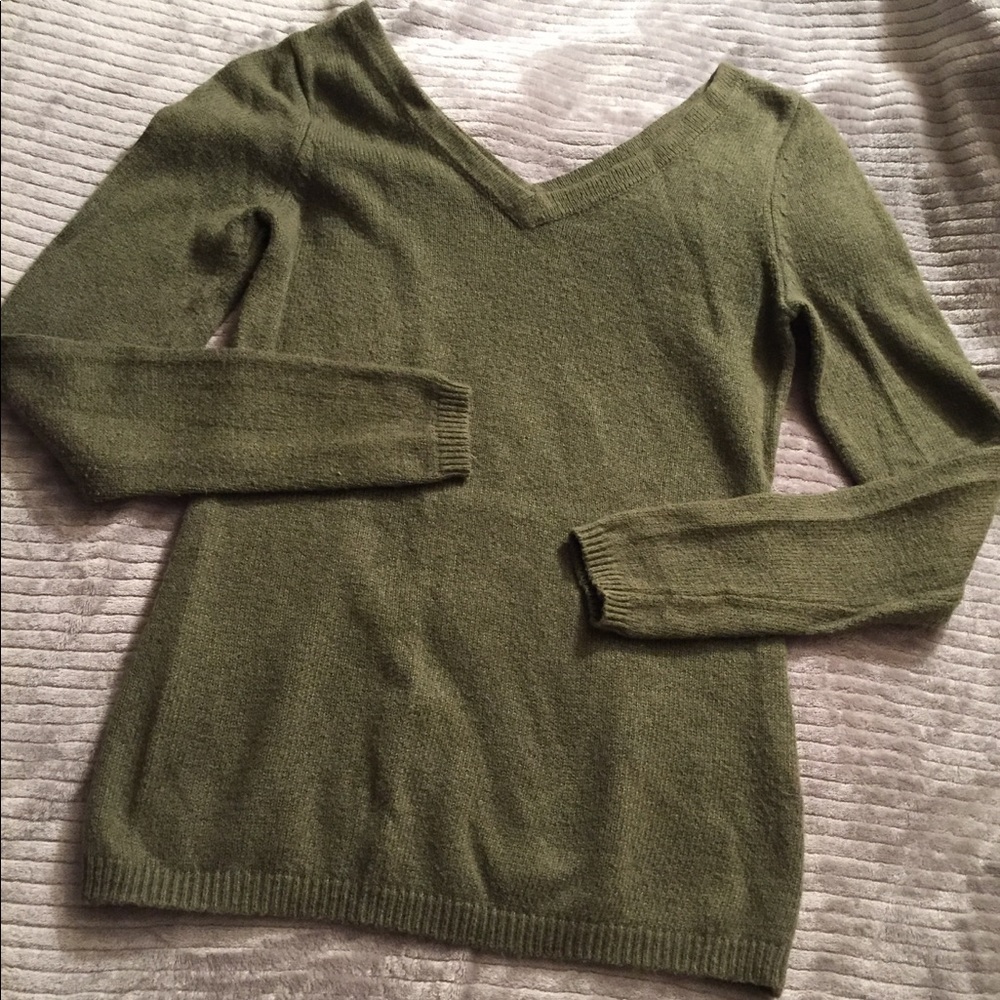 OLD NAVY SWEATER