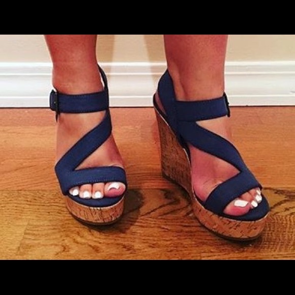 LAST PAIR ⬇️ PRICE DROP!! NWT!!! SIZE 6!!!! - Picture 2 of 2