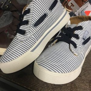 Kids shoes size 9 (toddler).