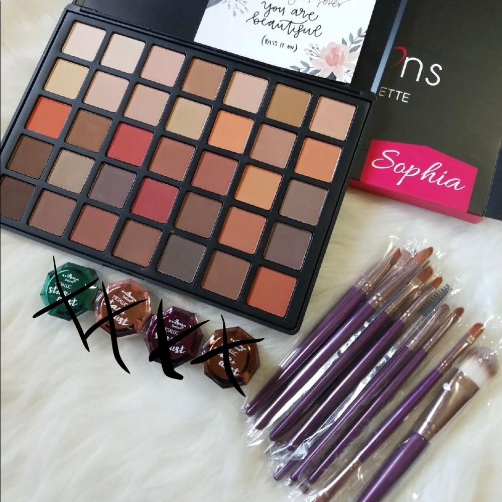 Beauty creation palette with brushes