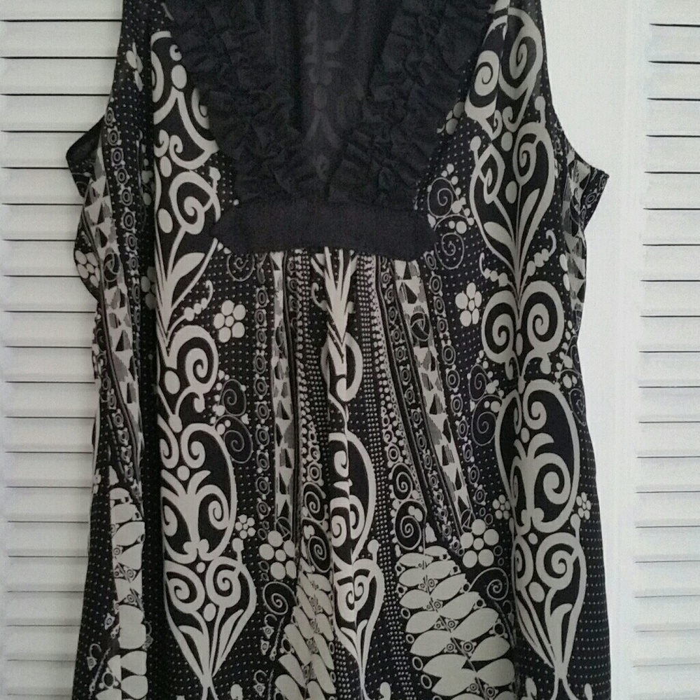 Max Studio Tunic - Picture 2 of 3