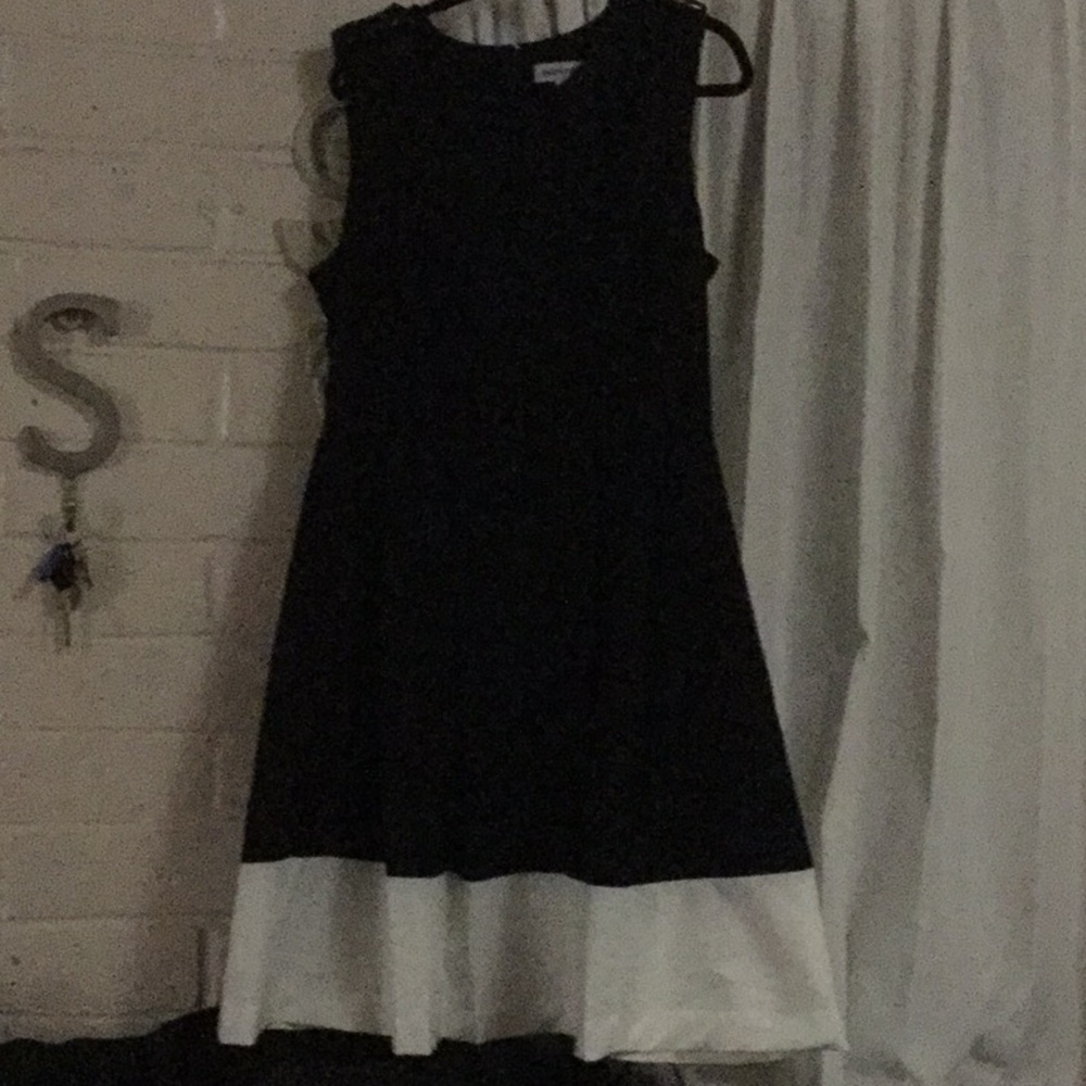 Beautiful two tone dress.