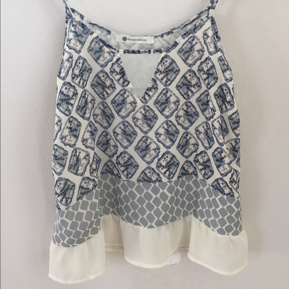 Cute silky feel tank top