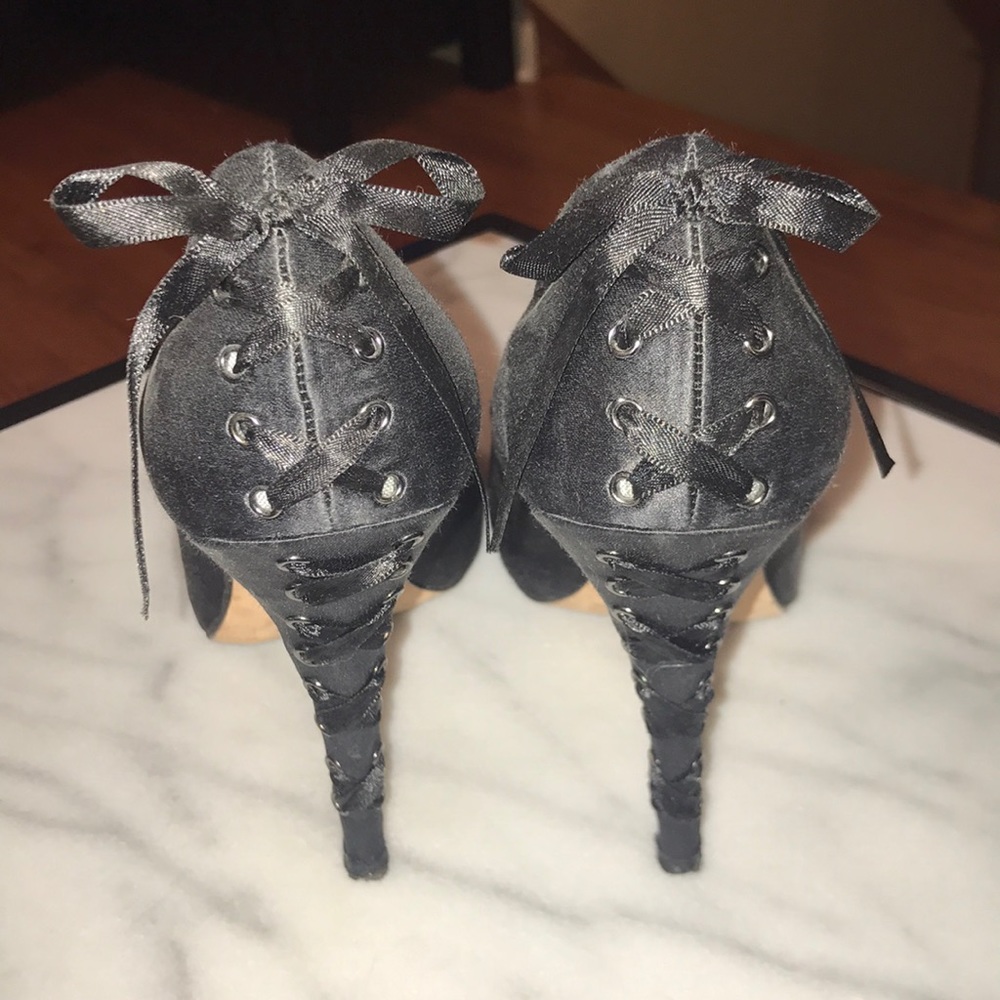 BCBG Maxazria Black Heels w/ Gorgeous Bow and Tie - Picture 5 of 6