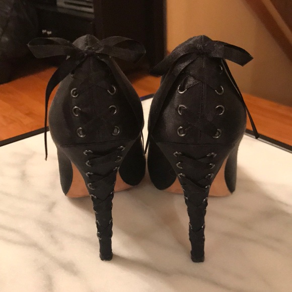 BCBG Maxazria Black Heels w/ Gorgeous Bow and Tie - Picture 4 of 6