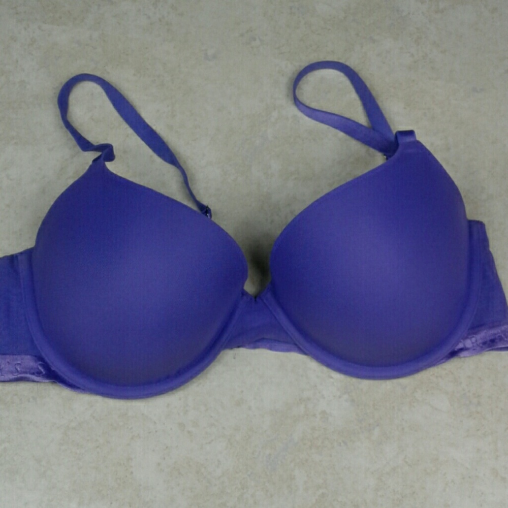 Victoria's secret push up demi. 38C