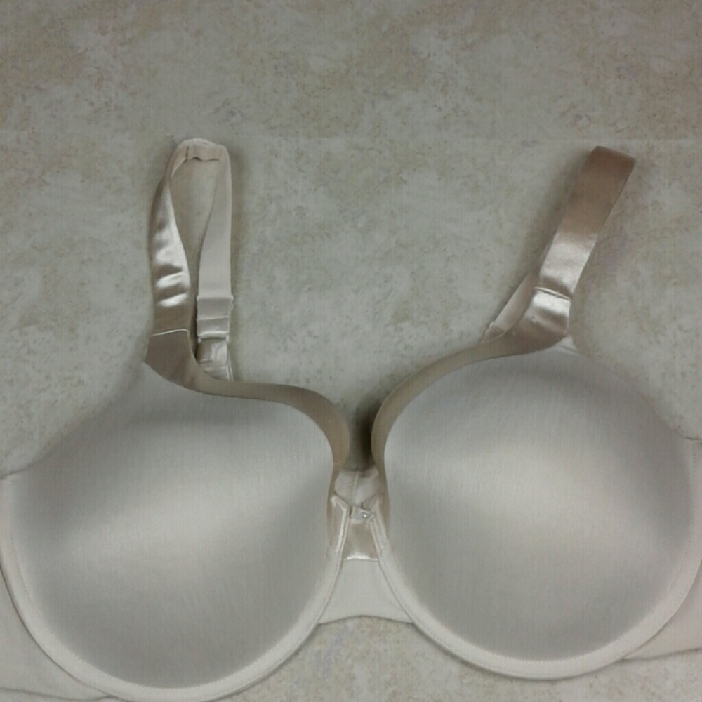 VANITY FAIR full coverage light padded bra. 40D