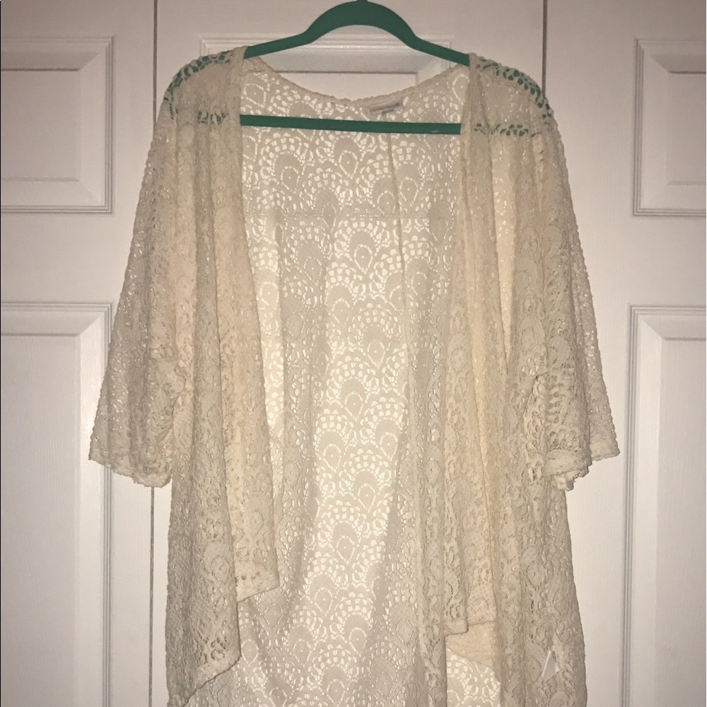 Gently worn LuLaRoe Lindsay