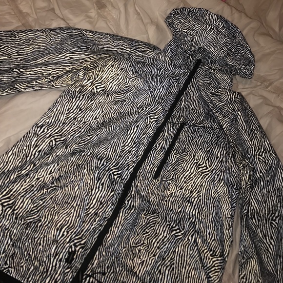 nike animal print windbreaker